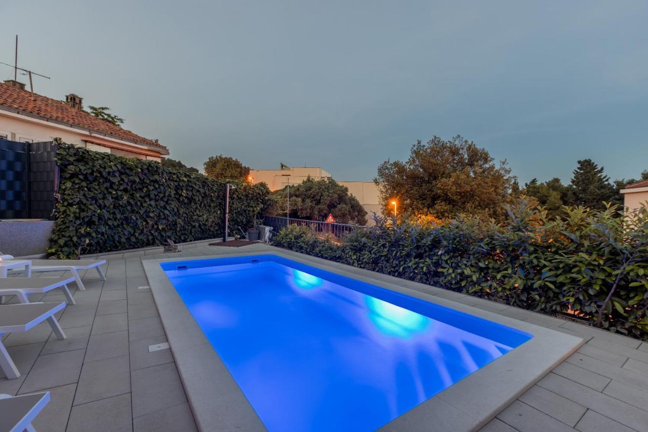 Villa Katess With Heated Pool 斯普利特 外观 照片