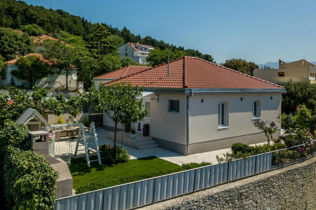 Villa Katess With Heated Pool 斯普利特 外观 照片
